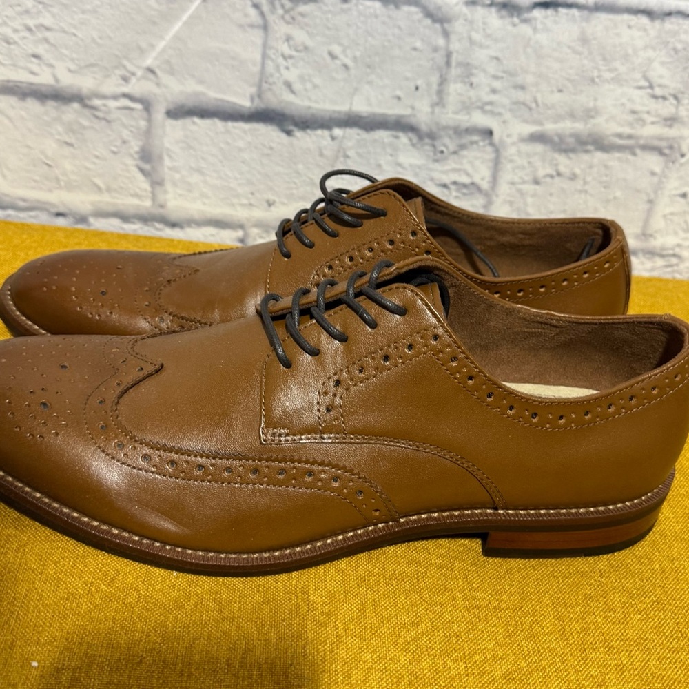 Banana Republic Brogue Oxford Shoes, Brown, 9.5 - Picture 4 of 8